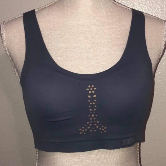Victoria’s secret bra with laser cutouts - Picture 5 of 6